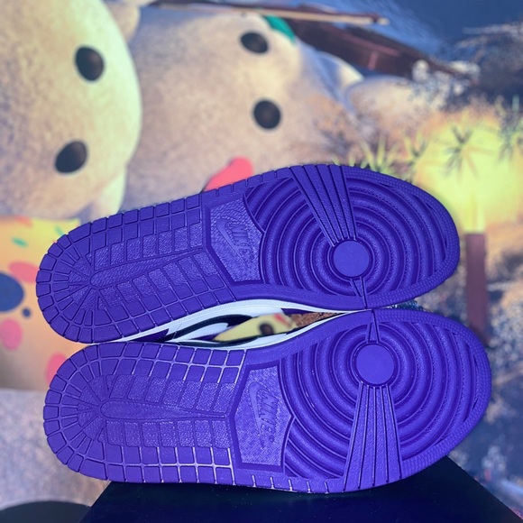 SOLD Men’s Jordan 1 Low court purple - Picture 4 of 5